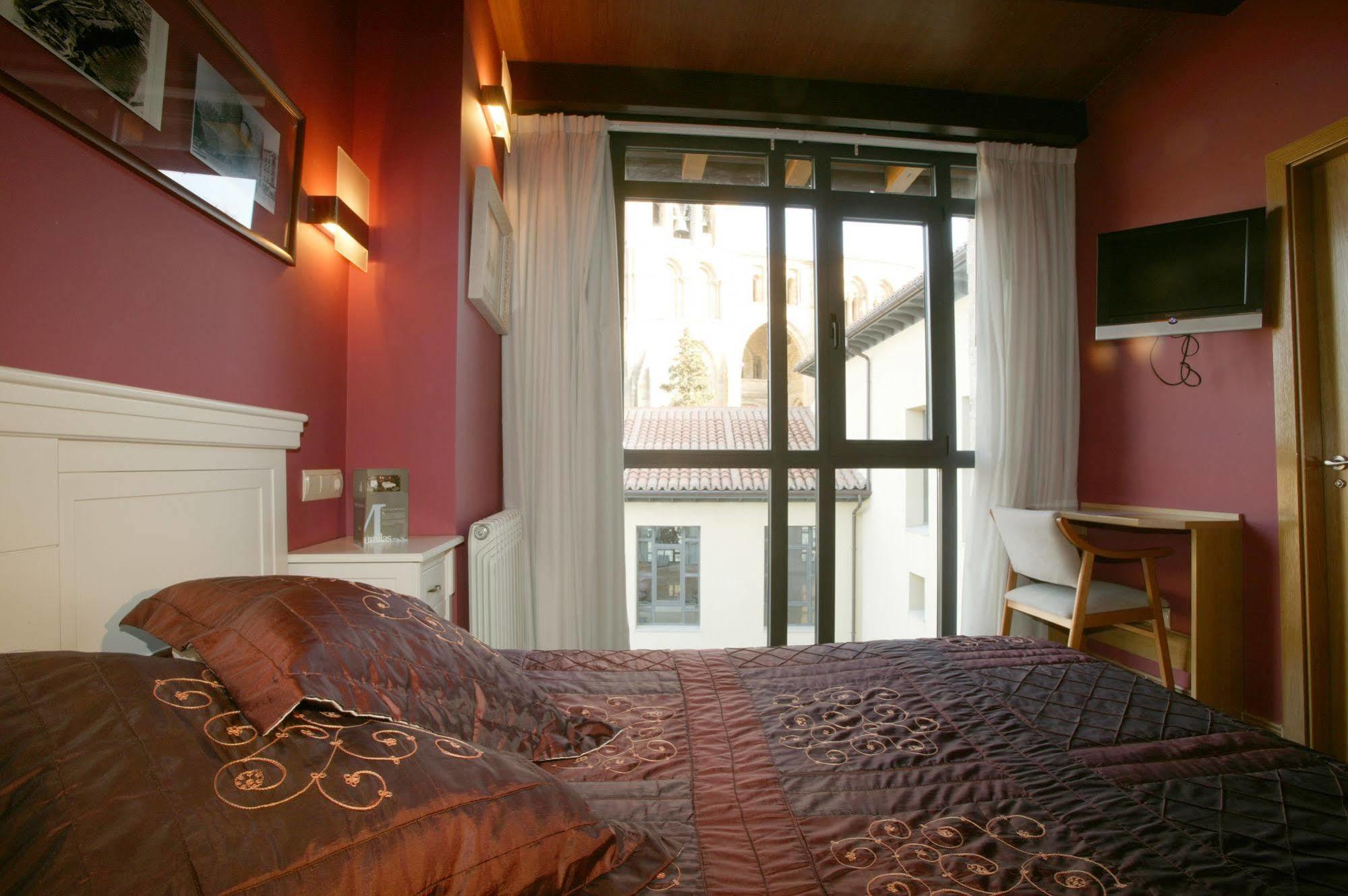 Hotel Las Murallas Avila Bagian luar foto